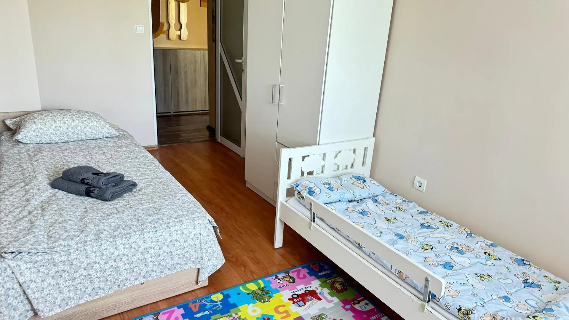 Изгрев Апартамент С 2 Отделни Спални Burgas Bulgaria